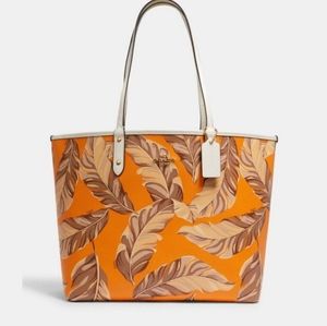 🍂COACH REVERSIBLE TOTE🍂